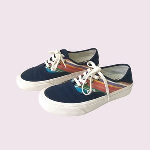 Navy Blue Vans Ultra Cush - Women’s 7.5, Men’s 6, retro vibe